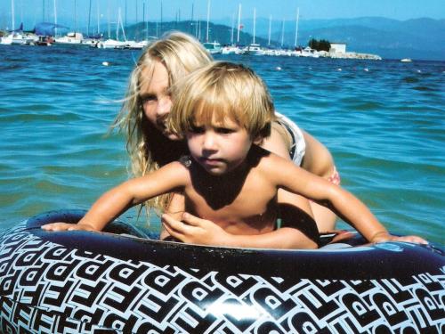 With-her-younger-brother-Ilia-in-Sandpoint-Idaho-min